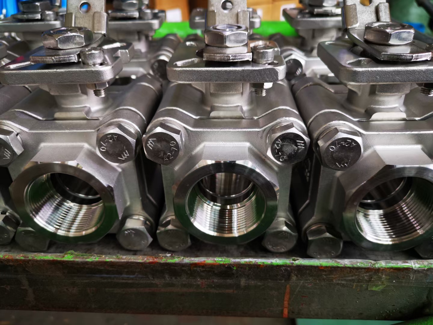 Stainless steel internal thread ball valve China (2).jpg
