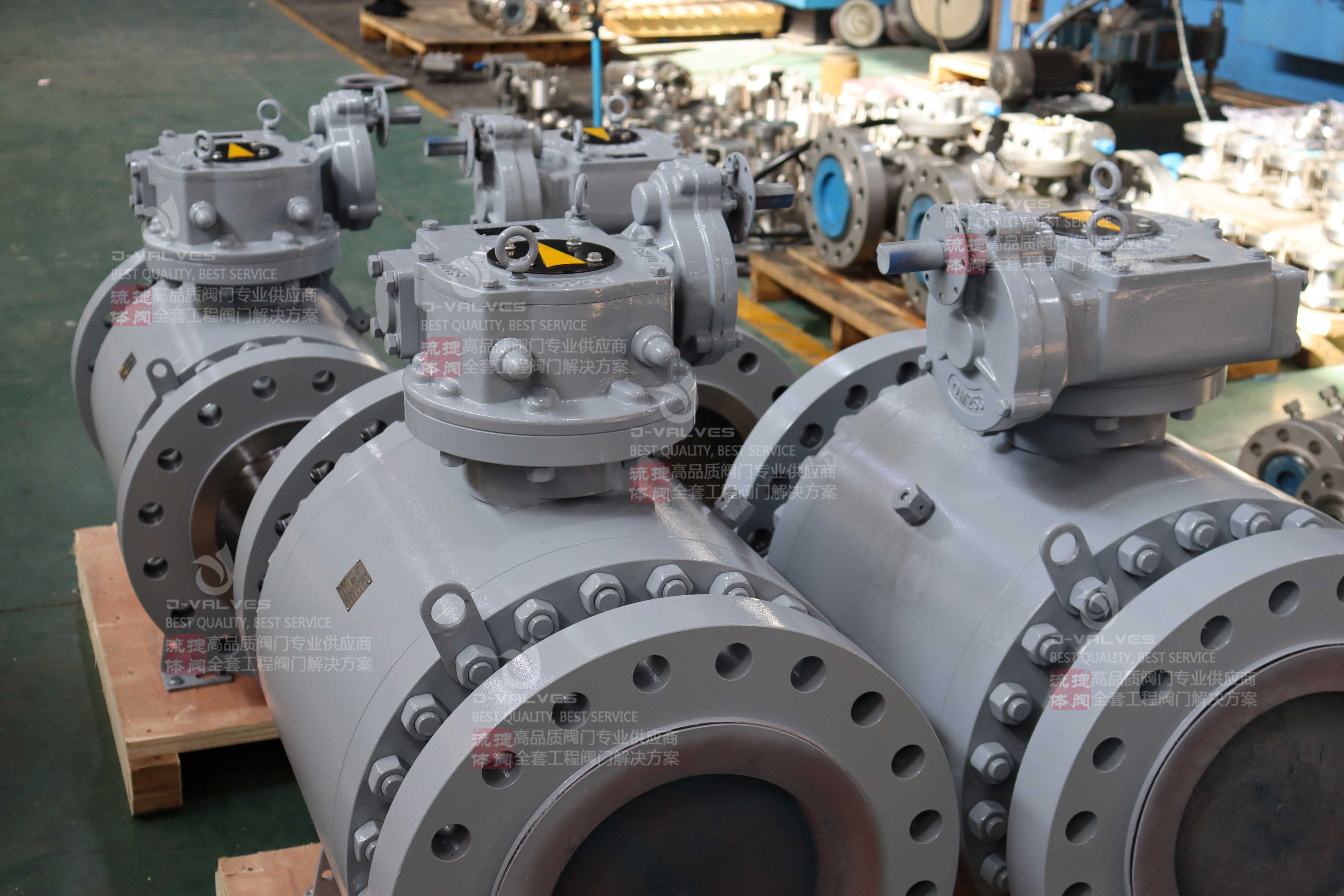 API6D-3PC-forged-steel-full-bore-trunnion-mounted-ball-valves-flanged-type-with-gear-operation-10inch-600#