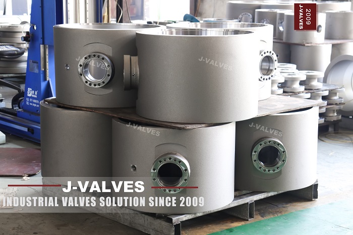 API 6D ball valve body precision‑machined casting at J‑VALVES workshop