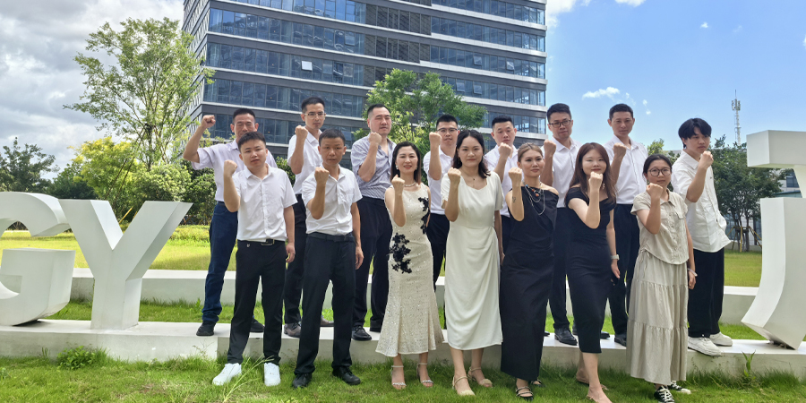 Hardworking-colleagues---Group-photo-for-the-relocation-of-the-headquarters-in-2024